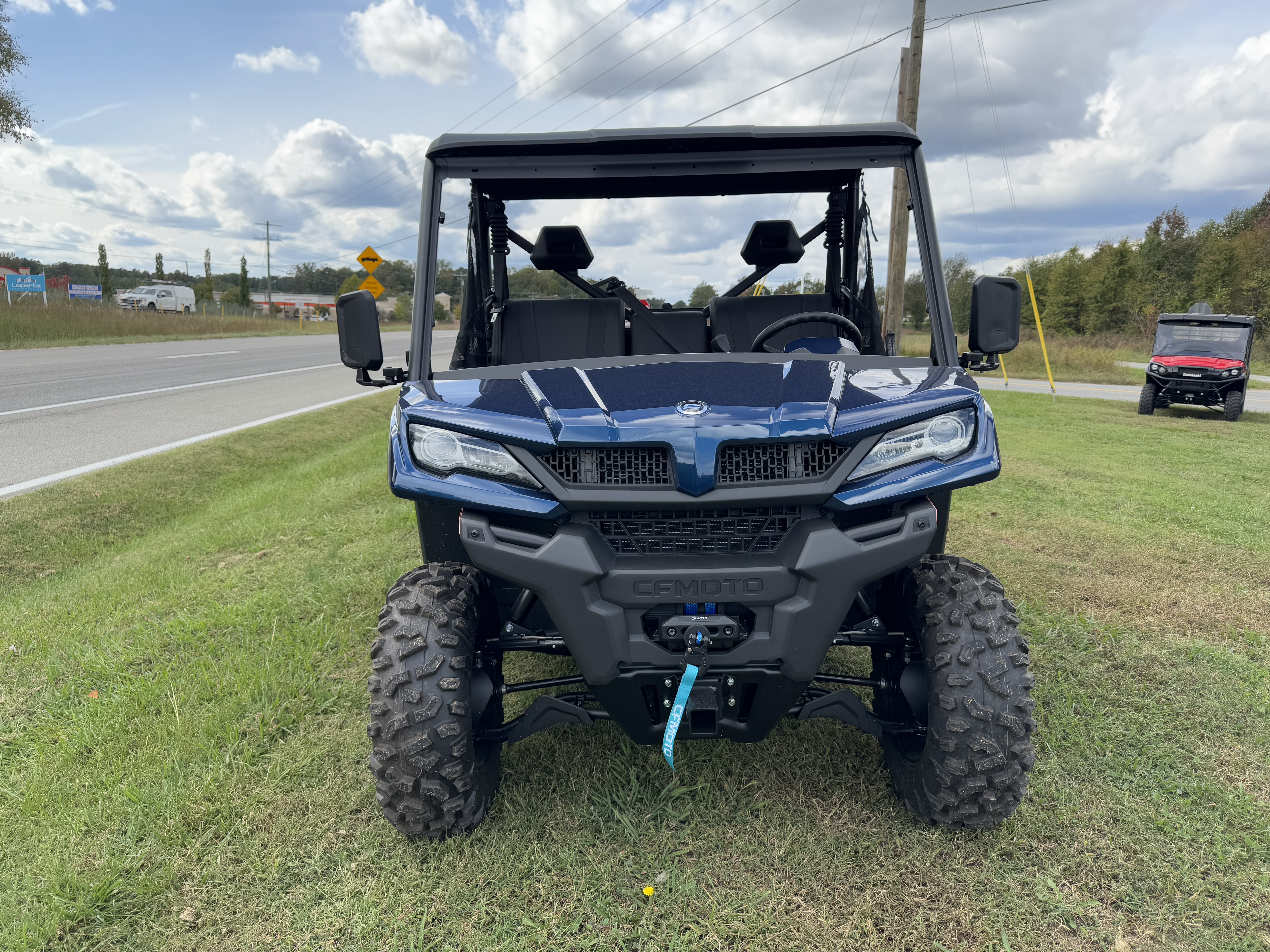 2025 CFMOTO UFORCE 1000 - Photo 2